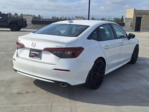 Used 2025 Honda Civic Sport image 3