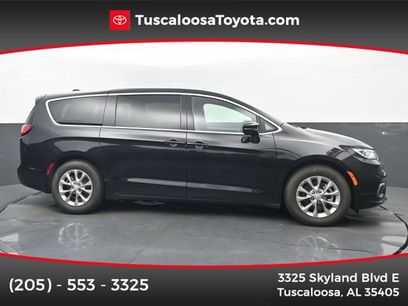 Used 2026 Chrysler Pacifica Limited