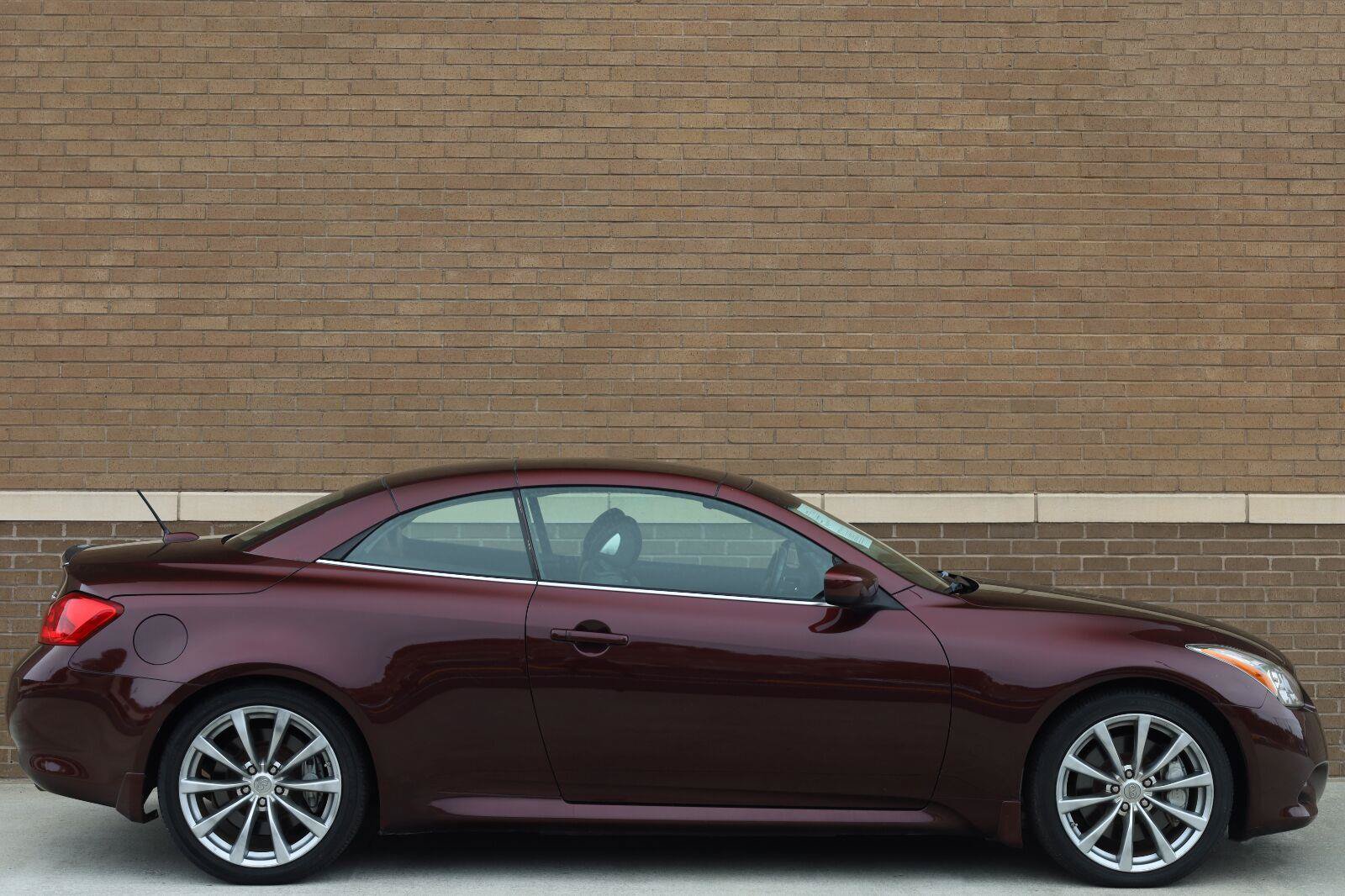 Used 2009 INFINITI G37 Convertible w/ Premium Pkg RWD image 3