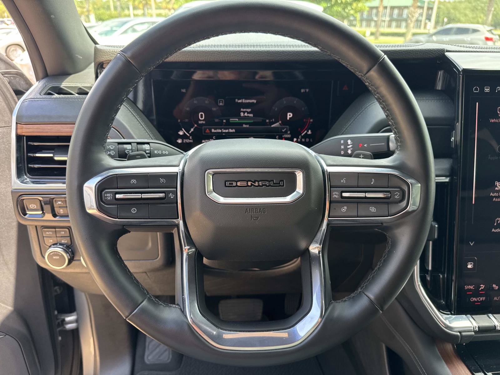 Used 2025 GMC Yukon XL Denali AWD/4WD image 25
