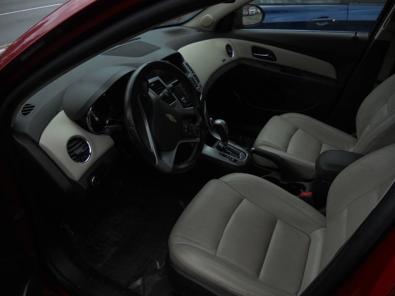Used 2014 Chevrolet Cruze LT w/ Sun, Sound and Sport Package FWD image 5