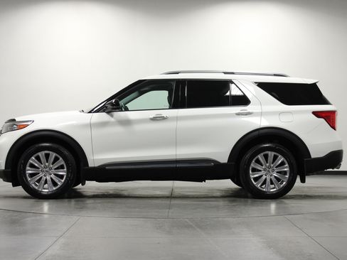 Used 2022 Ford Explorer Limited w/ Equipment Group 301A AWD/4WD image 7