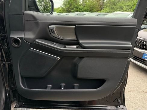 Used 2025 Ford Expedition Max Platinum AWD/4WD image 21