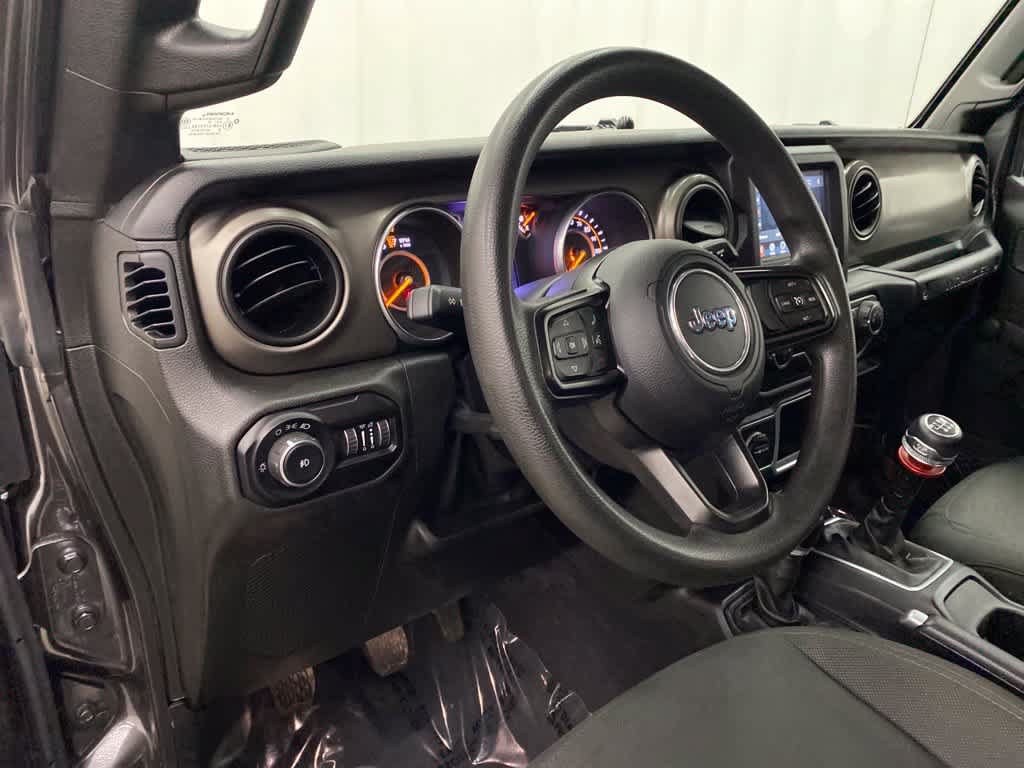 Used 2018 Jeep Wrangler Sport AWD/4WD image 2