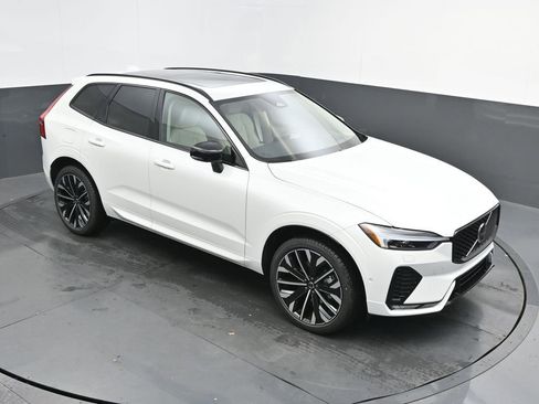 New 2026 Volvo XC60 B5 Ultra w/ Protection Package Premier AWD/4WD image 29