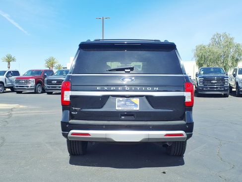 Certified 2023 Ford Expedition XLT RWD image 5