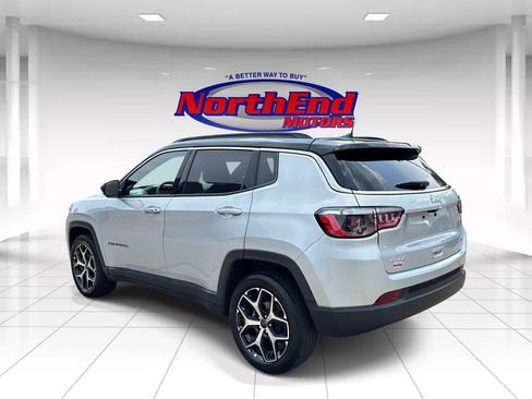 Used 2025 Jeep Compass Limited AWD/4WD image 5
