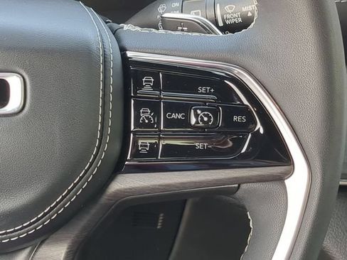 Used 2023 Jeep Grand Cherokee Overland AWD/4WD image 23