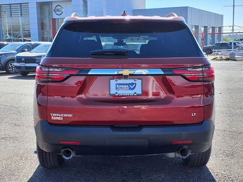 Used 2023 Chevrolet Traverse LT image 6
