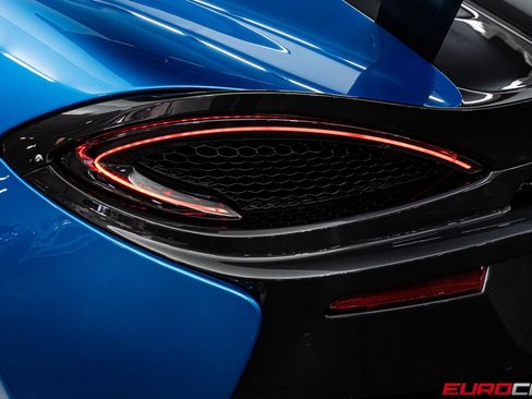 Used 2020 McLaren 620R RWD image 28
