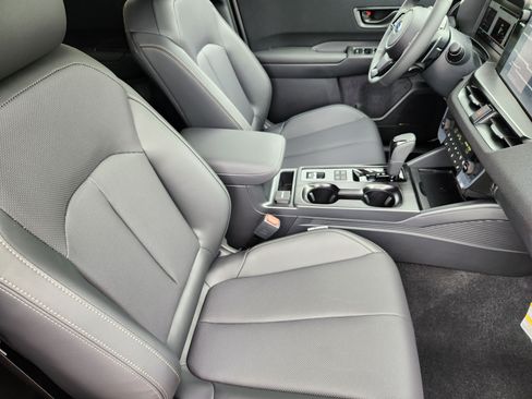 New 2026 Subaru Outback Limited AWD/4WD image 9
