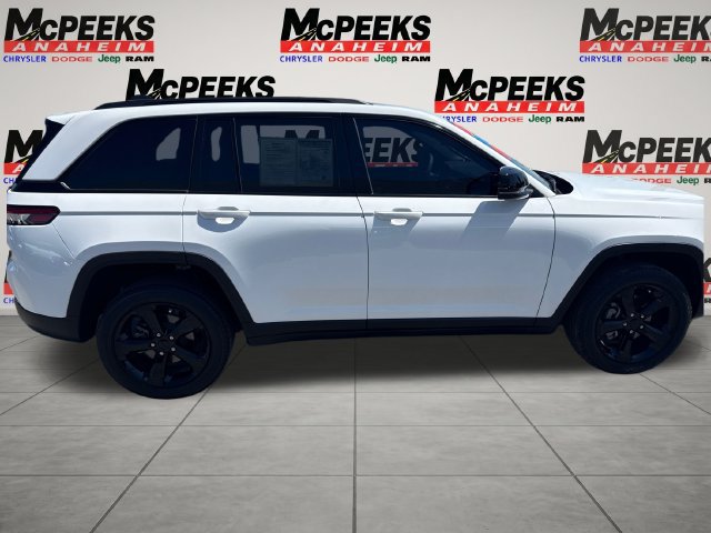 Used 2023 Jeep Grand Cherokee Altitude RWD image 6
