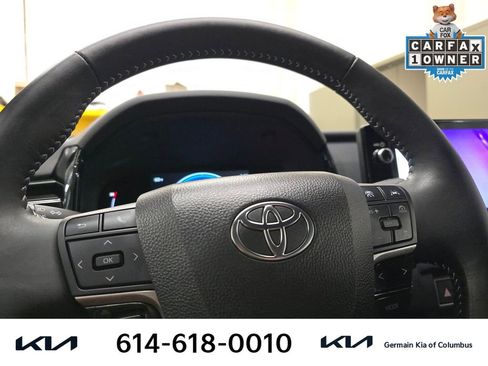 Used 2025 Toyota Camry SE w/ Multimedia Upgrade Package image 23