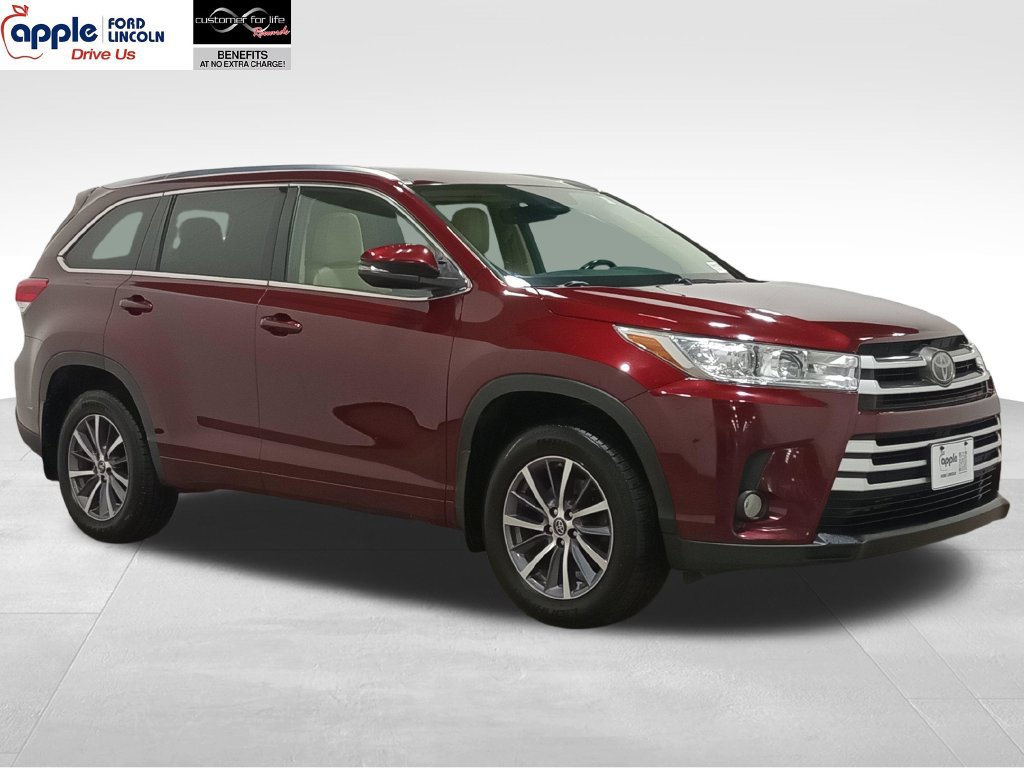 Used 2017 Toyota Highlander XLE w/ Carpet Mat Package AWD/4WD image 1