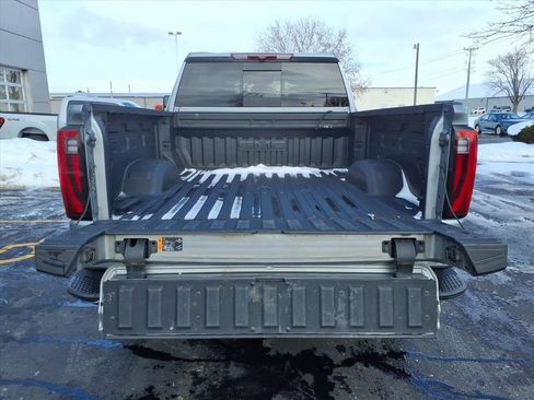 Used 2024 GMC Sierra 2500 SLT w/ SLT Premium Package image 4