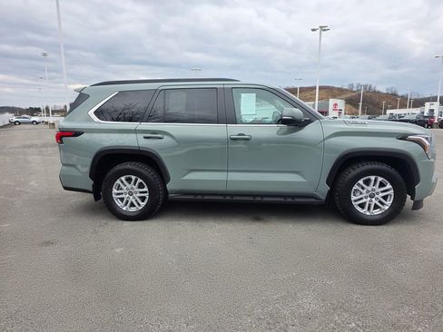 Used 2024 Toyota Sequoia SR5 w/ SR5 Premium Package image 4