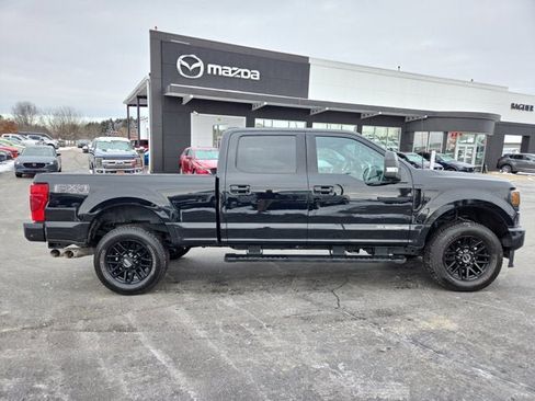 Used 2022 Ford F250 Lariat w/ Black Appearance Package image 6