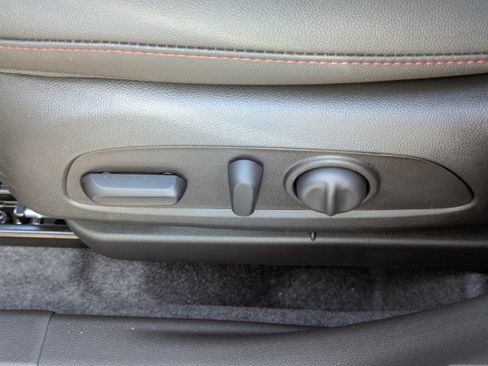 New 2025 Chevrolet Trax RS w/ Sunroof Package image 12