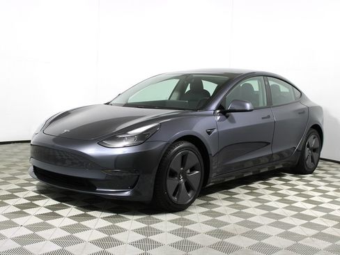 Used 2023 Tesla Model 3 Standard Range image 29
