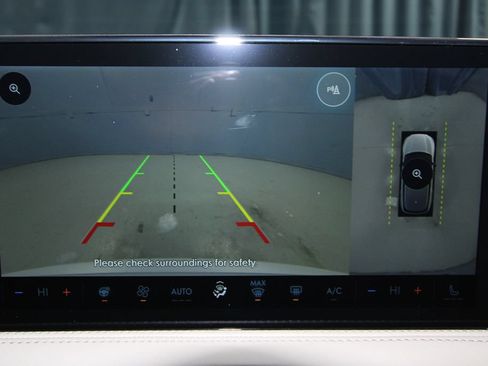 Used 2025 Lincoln Corsair AWD w/ Equipment Group 101A image 13