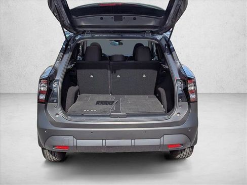 Used 2025 Nissan Kicks SV w/ Charging Package image 7