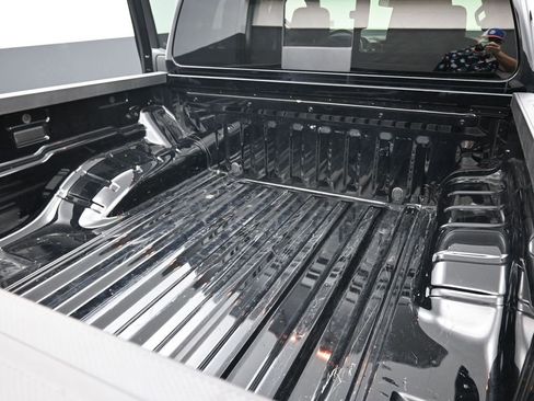 Used 2024 Nissan Frontier PRO-4X w/ Off-Road Protection Package image 20