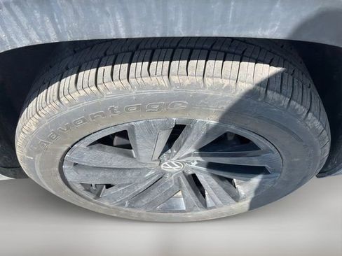 Certified 2023 Volkswagen Atlas Cross Sport SE w/ Panoramic Sunroof Package image 12