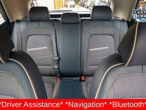 Used 2024 Hyundai Venue Limited FWD image 21