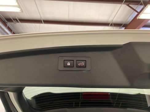 Used 2025 Subaru Outback Onyx Edition AWD/4WD image 19