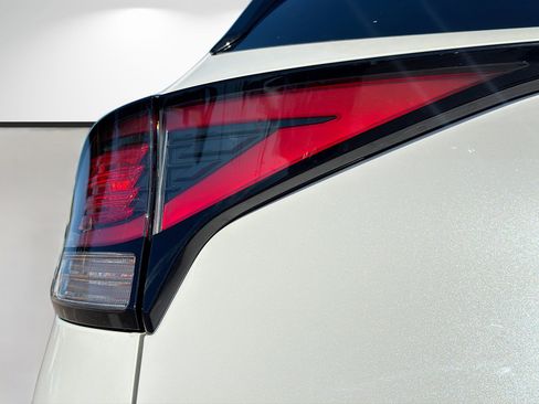 Used 2024 Kia Sportage LX image 10