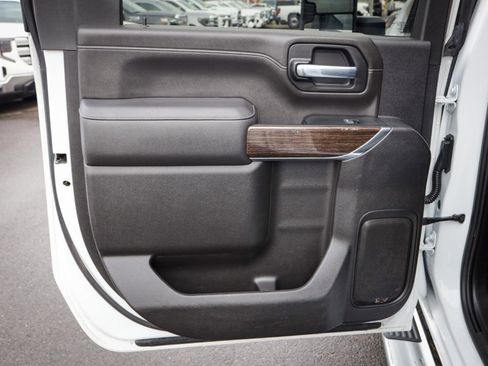 Used 2023 GMC Sierra 3500 SLE image 32