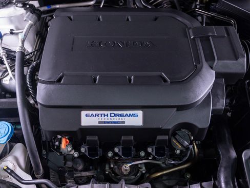 Used 2017 Honda Accord Touring image 7