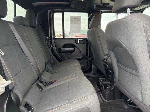 Used 2024 Jeep Gladiator Sport image 14