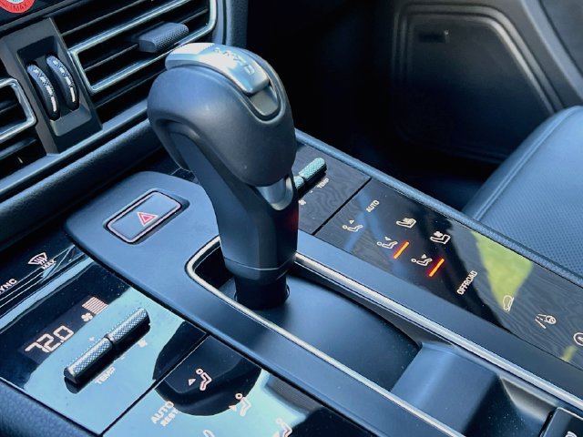 Certified 2026 Porsche Macan AWD/4WD image 19