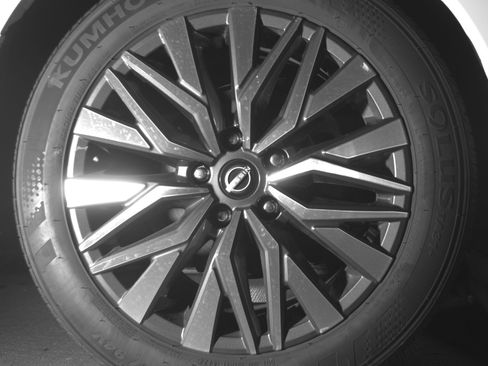 Used 2025 Nissan Altima 2.5 SV FWD image 15