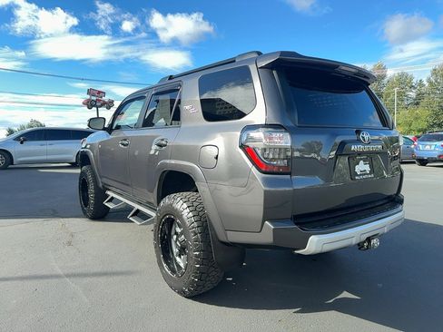 Used 2019 Toyota 4Runner TRD Off-Road Premium AWD/4WD image 7