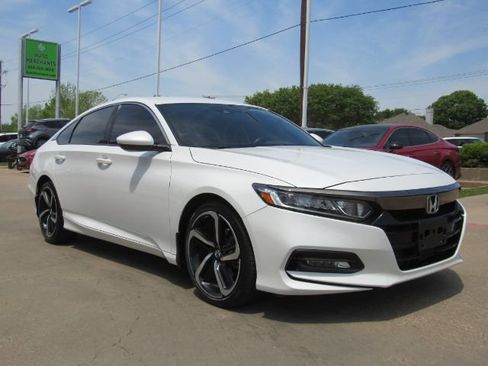 Used 2019 Honda Accord Sport image 4
