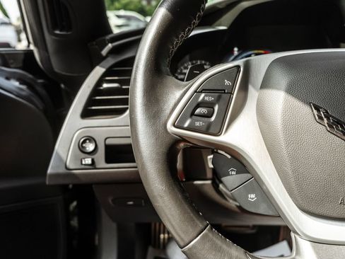 Used 2019 Chevrolet Corvette Stingray Coupe w/ 1LT RWD image 21