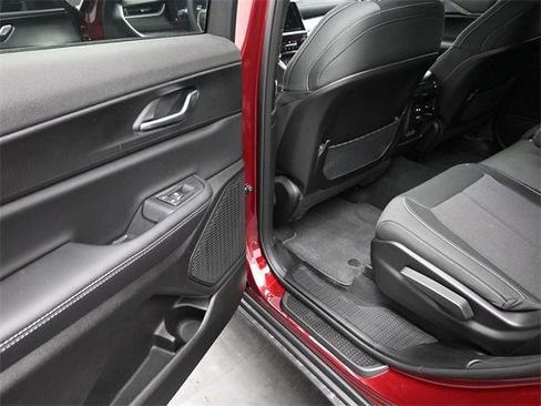 New 2025 Jeep Grand Cherokee L Laredo image 16