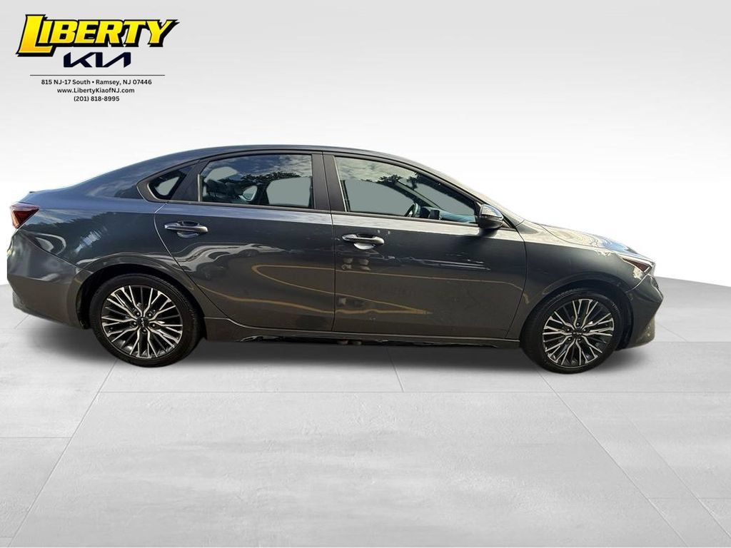 Used 2023 Kia Forte GT-Line w/ GT-Line Premium Package FWD image 8