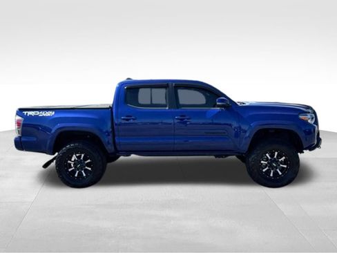 Used 2022 Toyota Tacoma TRD Sport w/ Technology Package image 9