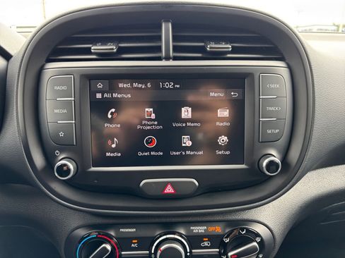 Used 2025 Kia Soul LX w/ LX Technology Package FWD image 20