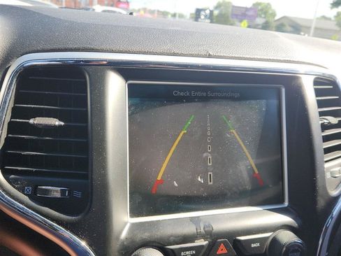 Used 2015 Jeep Grand Cherokee Altitude AWD/4WD image 19