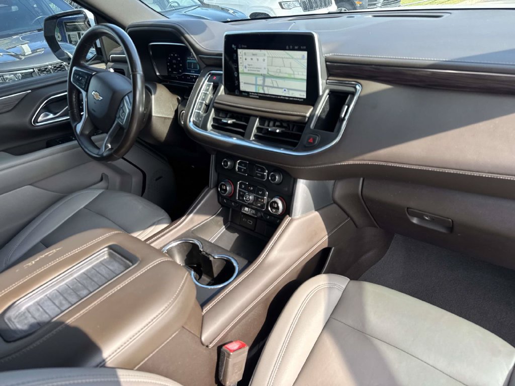 Used 2022 Chevrolet Tahoe LT w/ Luxury Package RWD image 15