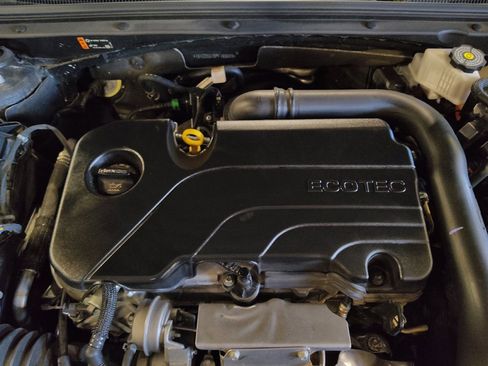 Used 2023 Chevrolet Malibu LT FWD image 30