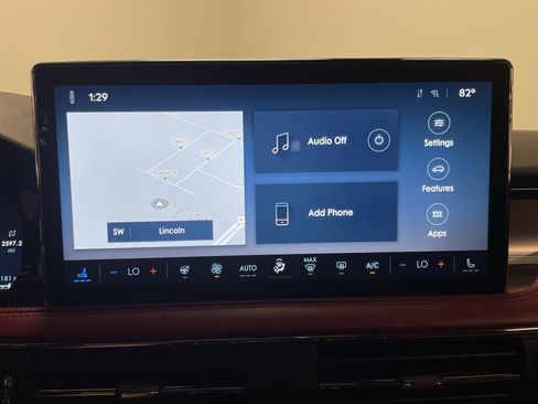 Used 2023 Lincoln Corsair Reserve w/ Equipment Group 202A image 9