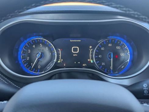 New 2026 Chrysler Pacifica Select image 13