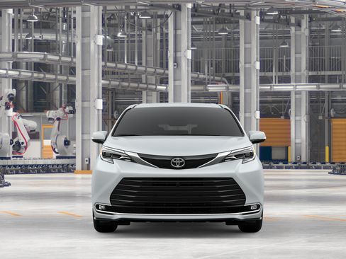 New 2026 Toyota Sienna Platinum AWD/4WD image 2