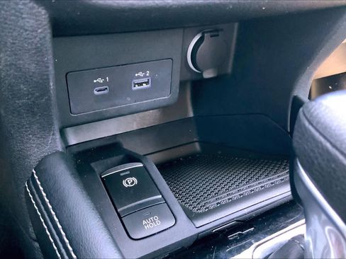 Used 2024 Nissan Kicks SV image 26