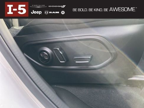 New 2025 Jeep Grand Cherokee L Limited w/ Luxury Tech Group II image 21